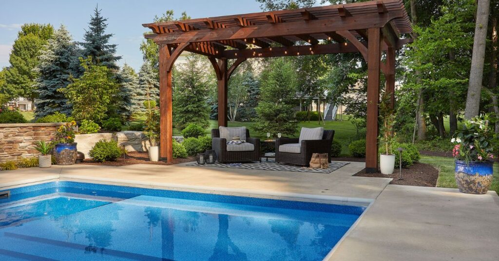 8 Tips for Planning and Designing Your New Backyard Pool