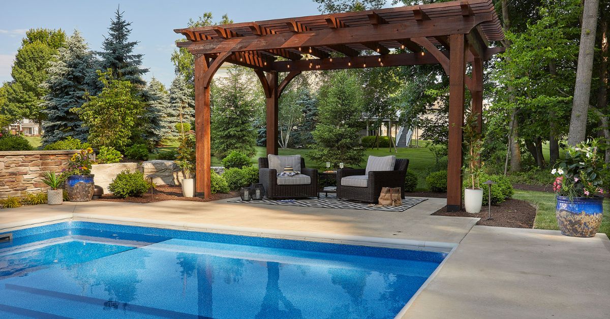 8 Tips for Planning and Designing Your New Backyard Pool