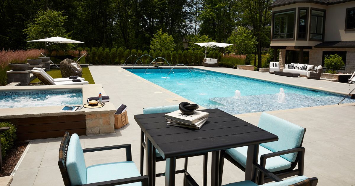 10 Tips for Choosing the Right Residential Pool Builder