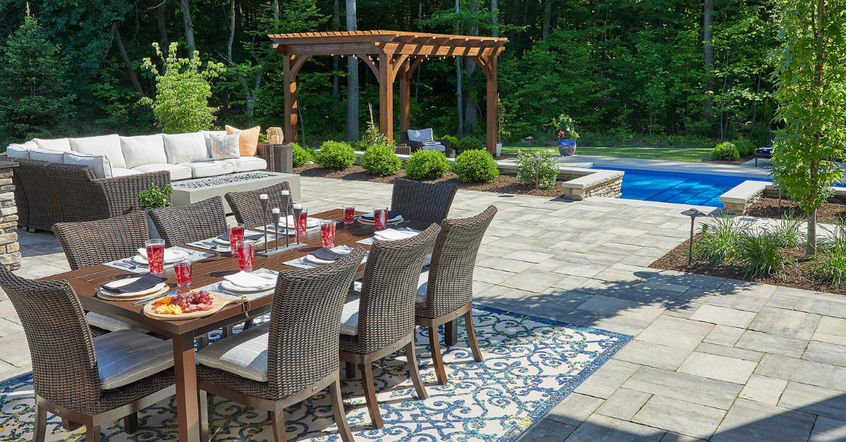 12 Landscaping Tips for High Traffic Areas